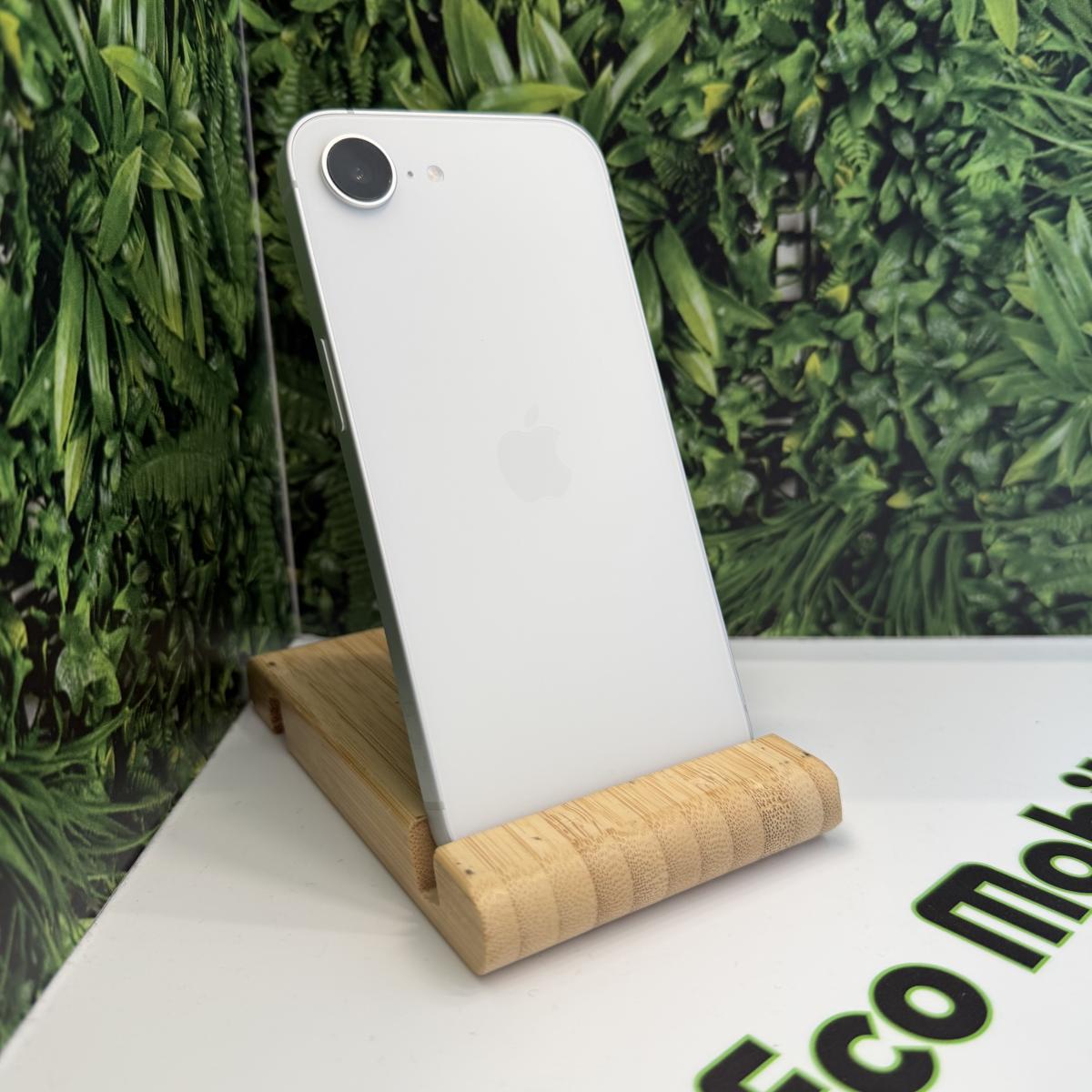 Apple iPhone 16e Kártyafüggetlen 128 GB, 12 hó garancia, Újszerű