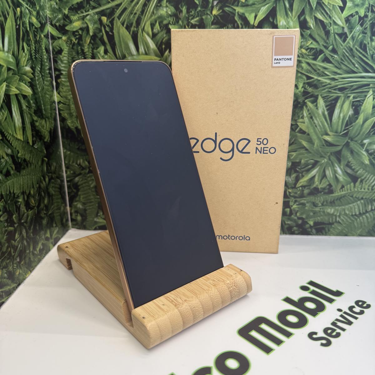 Motorola Edge 50 Neo Kártyafüggetlen 256 GB, 12 hó garancia, Újszerű