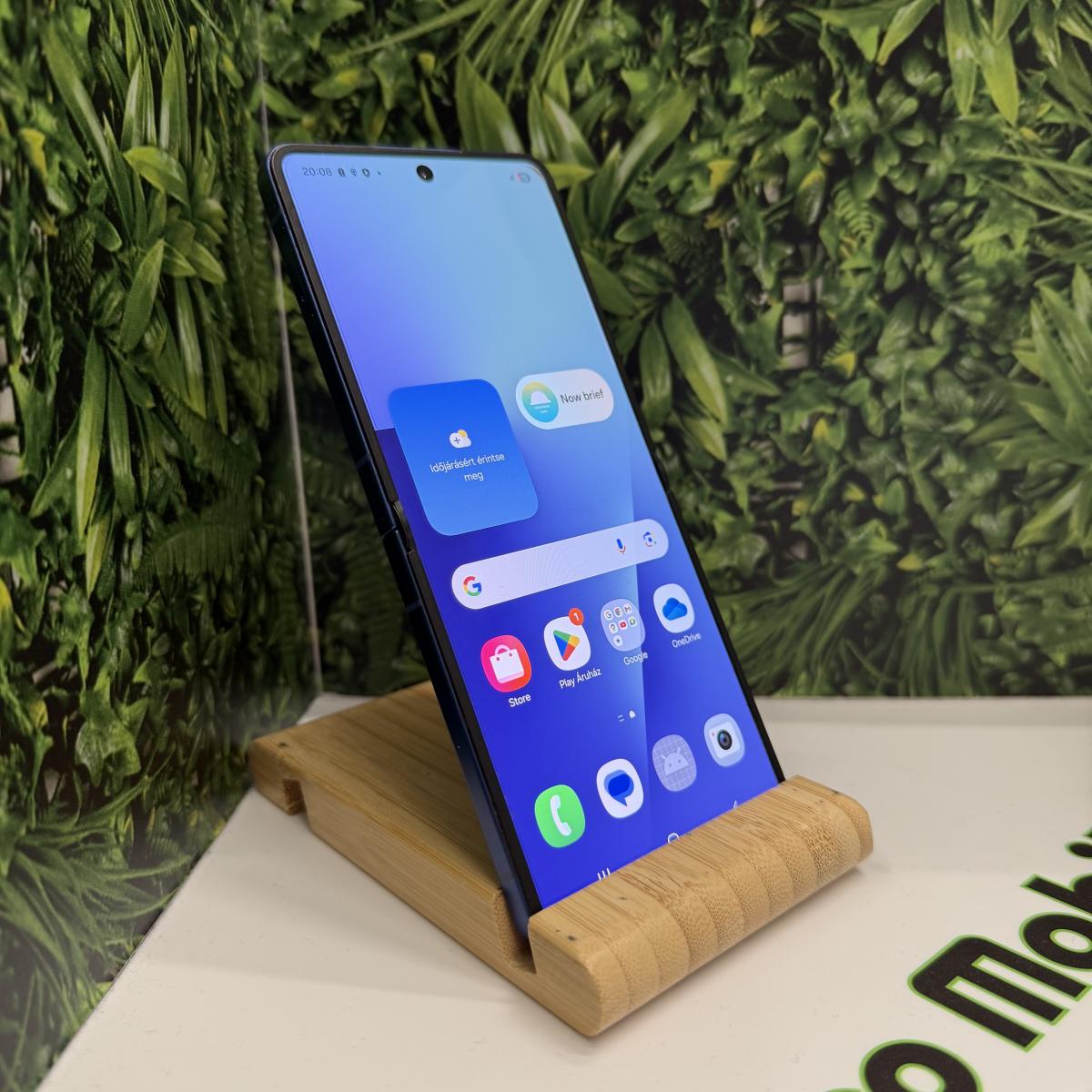 Samsung Galaxy Z Flip7 Kártyafüggetlen 512 GB, 12 hó garancia, Átlagos