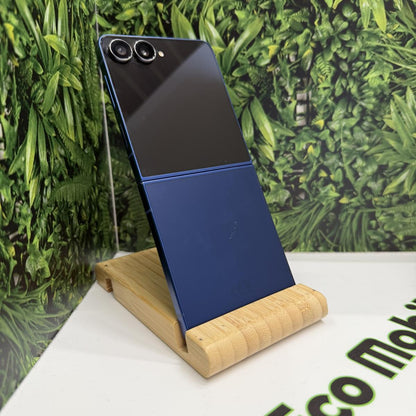 Samsung Galaxy Z Flip7 Kártyafüggetlen 512 GB, 12 hó garancia, Átlagos