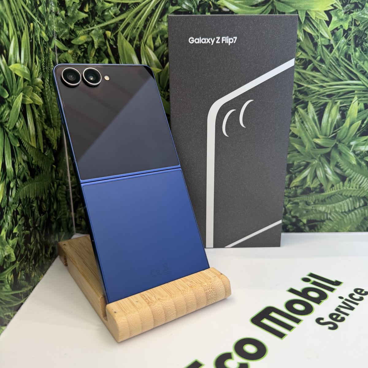 Samsung Galaxy Z Flip 7 Kártyafüggetlen 256 GB, 12 hó garancia, Újszerű